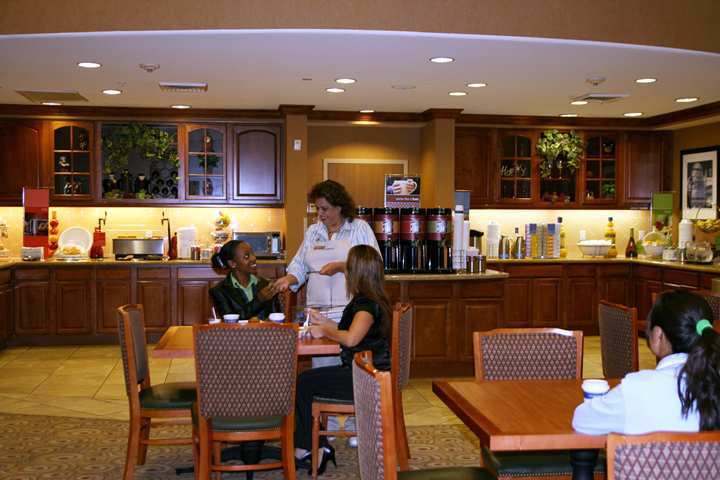 Hampton Inn & Suites By Hilton Hemet Menifee Murrieta Restoran gambar